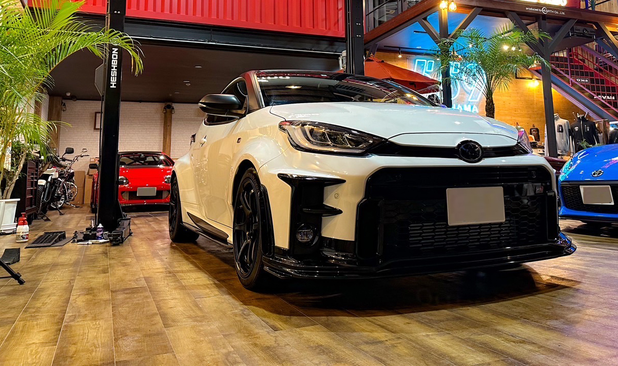 GR YARIS BLACK DIVIDE 施工写真
