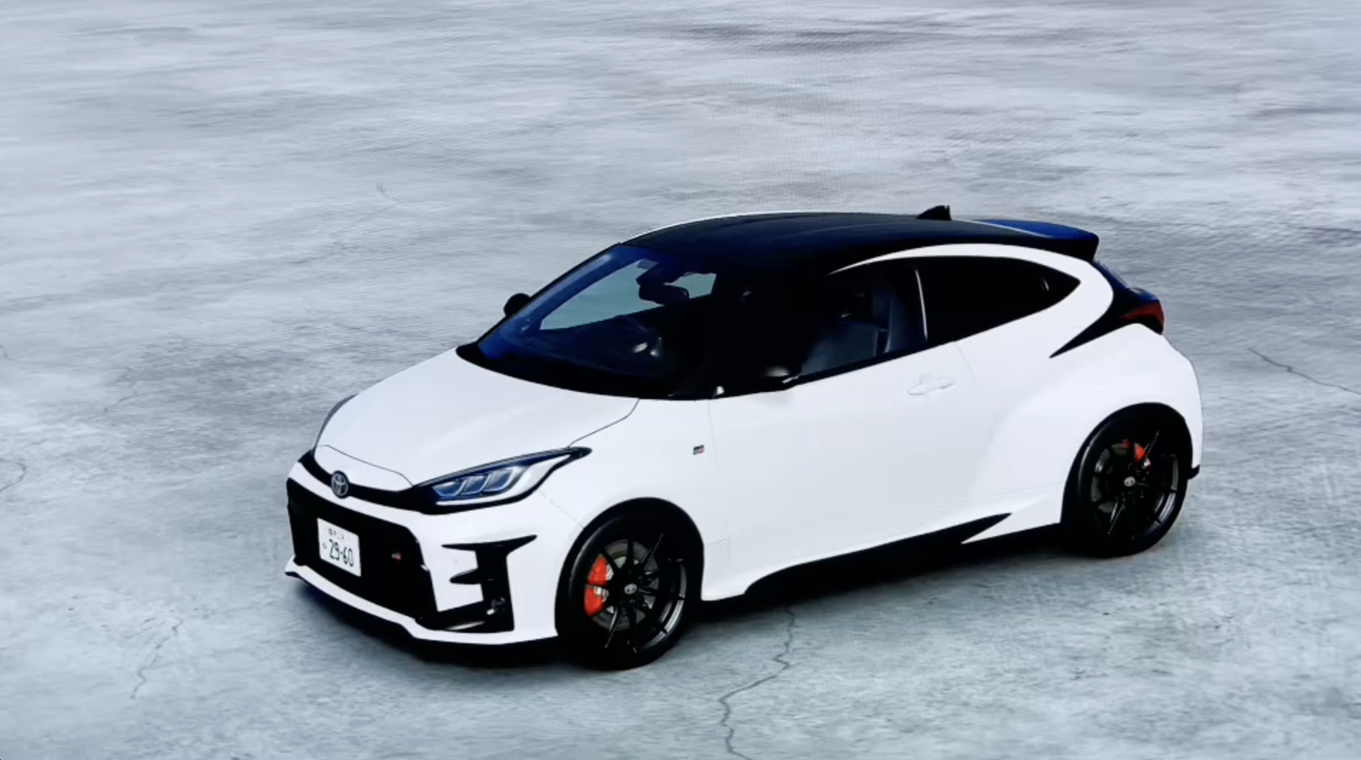 GR YARIS BLACK DIVIDE 施工写真